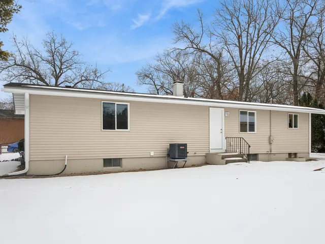 $362,500 | 38840 Park Avenue, Beach Park, IL 60099