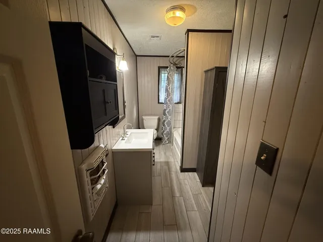 $229,000 | 5925 Crooked Creek Parkway, Ville Platte, LA 70586