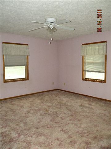 7227 Parks Road Ovid, MI 48866 - Photo 6 of 8 31077330-5.JPG