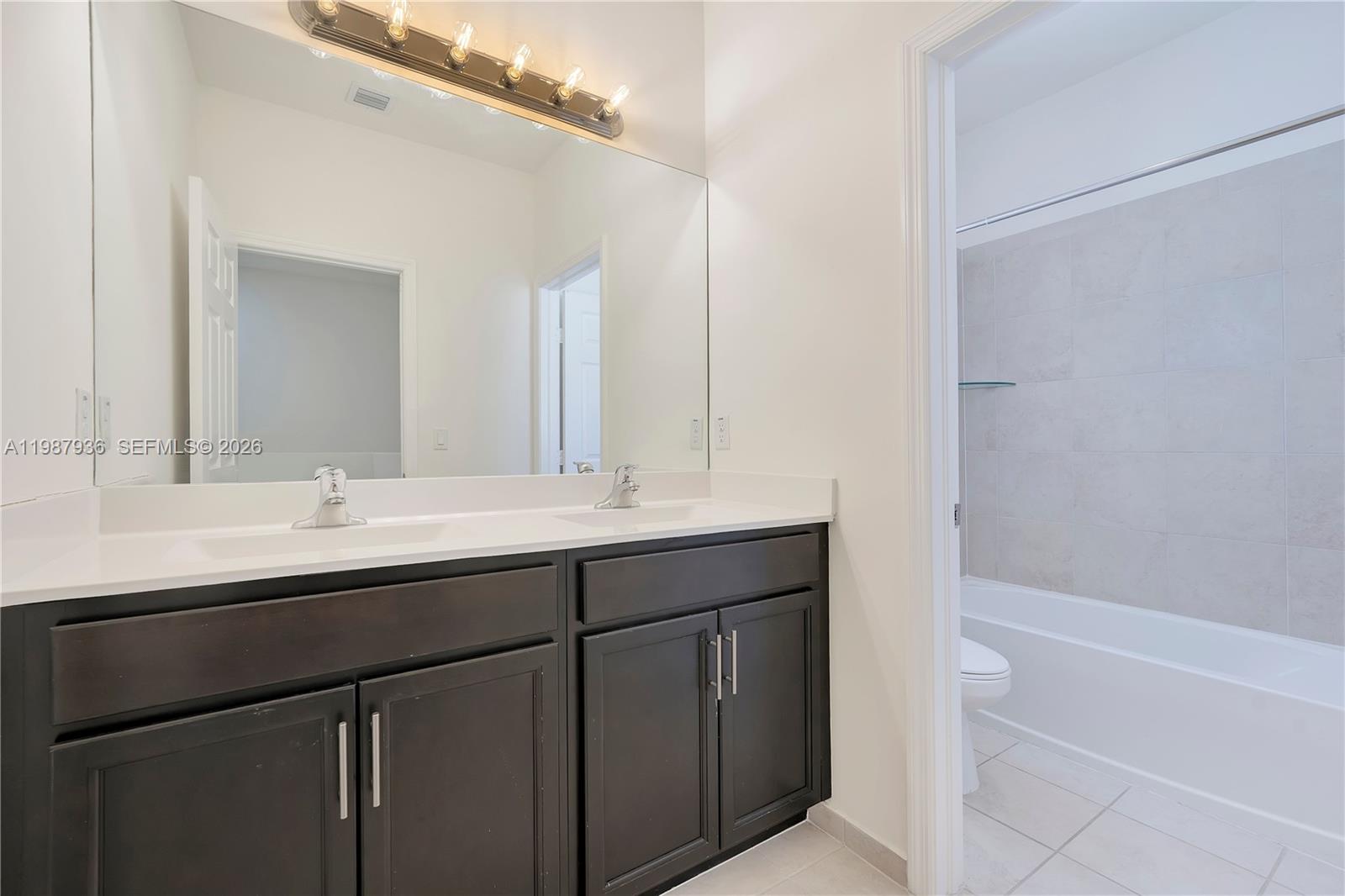 10521 West 35th Way Hialeah, FL 33018 - Photo 19 of 53 2nd bathroom second floor