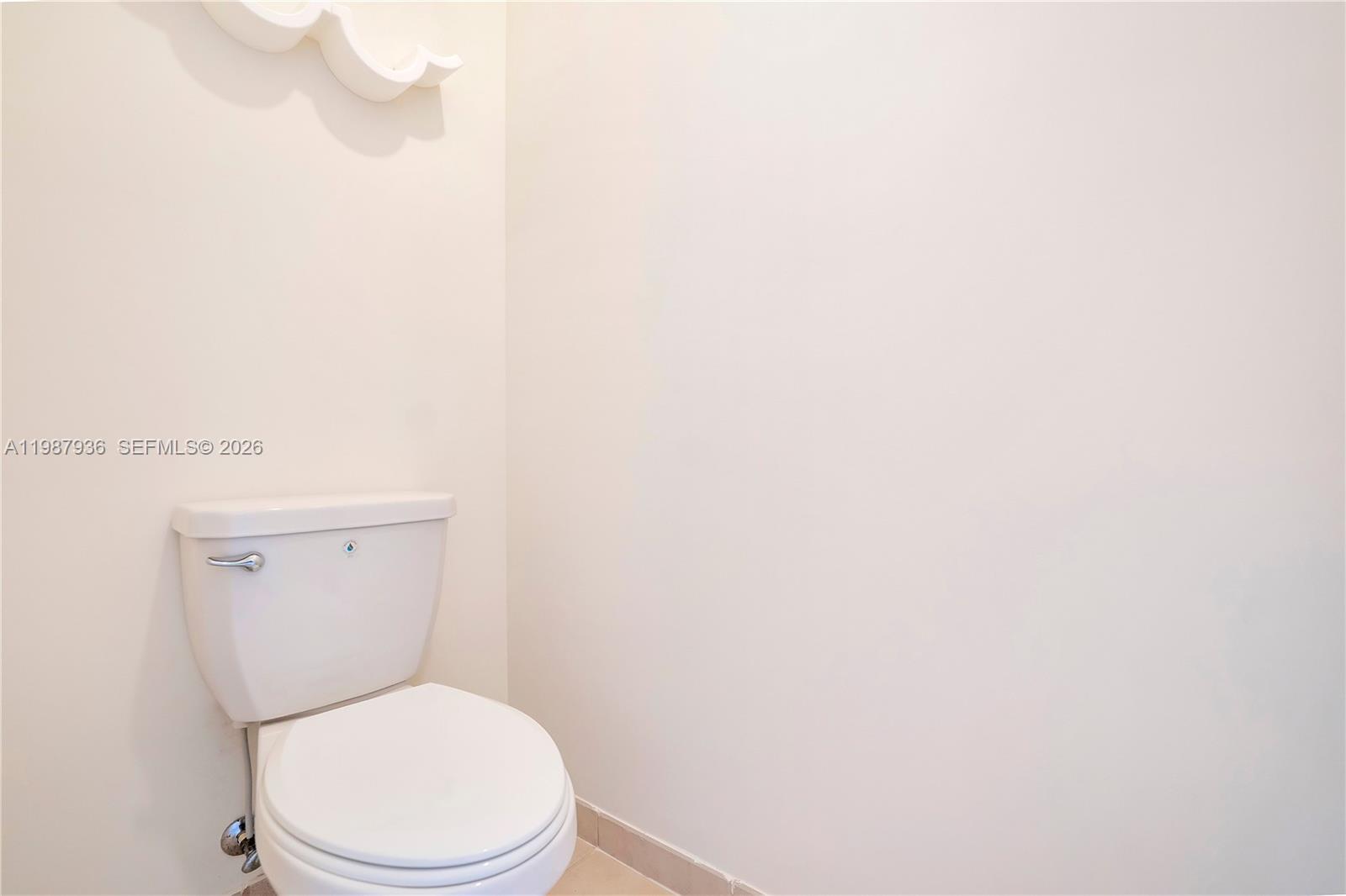 10521 West 35th Way Hialeah, FL 33018 - Photo 24 of 53 Primary bathroom