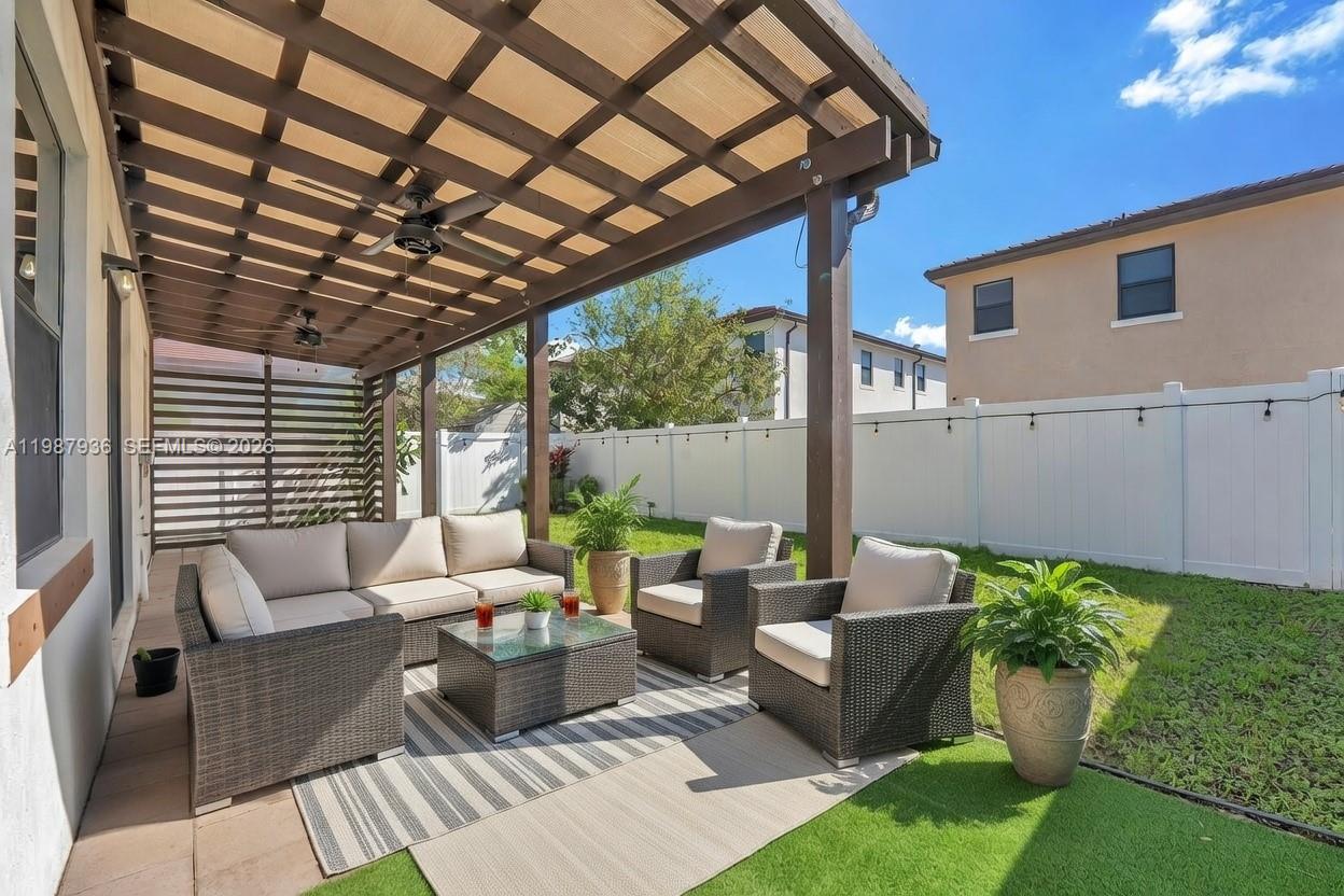 10521 West 35th Way Hialeah, FL 33018 - Photo 29 of 53 AI-satged