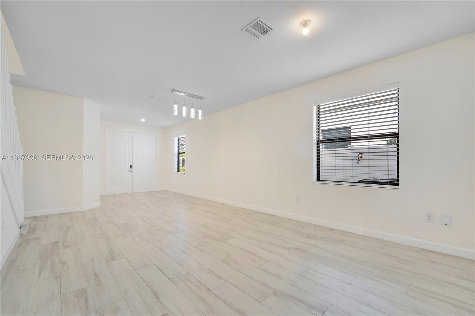 10521 West 35th Way Hialeah, FL 33018 - Photo 9 of 53 Living room / Dinning room