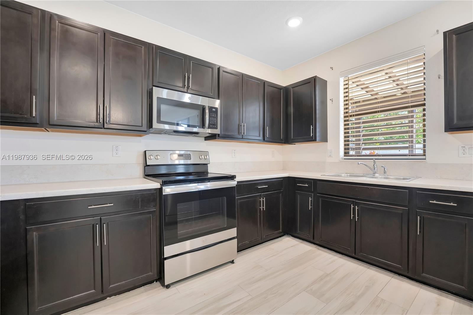 10521 West 35th Way Hialeah, FL 33018 - Photo 10 of 53