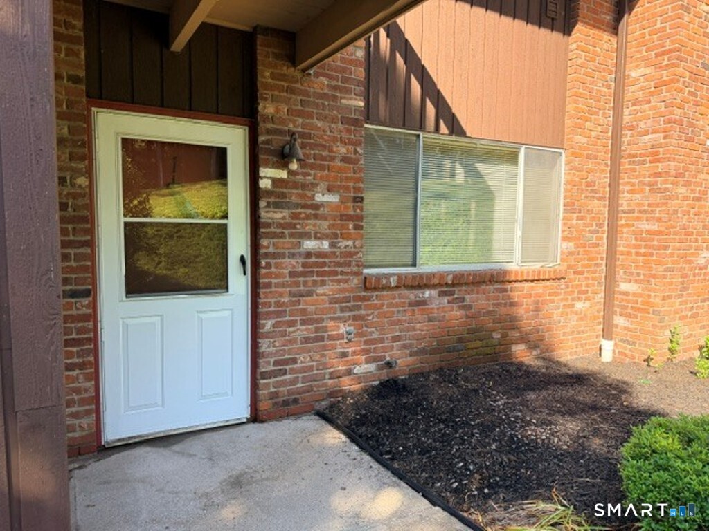 264 Lyman Road, Unit 11 Wolcott, CT 06716 - Photo 18 of 19 Front Entrance