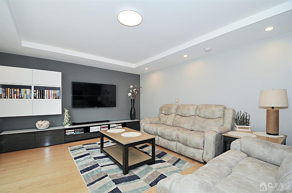 63 Kimberly Road Colonia, NJ 07067 - Photo 3 of 27 Gallery Image 3