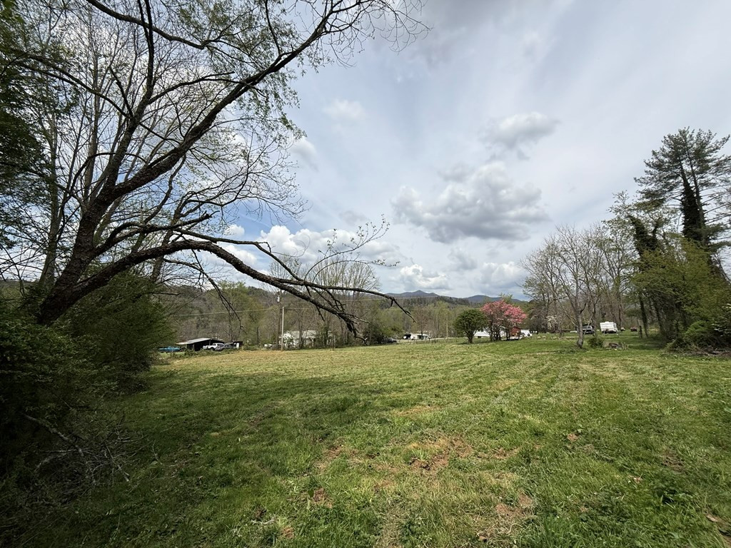 317 Robinson Road Andrews, NC 28901 - Photo 7 of 10