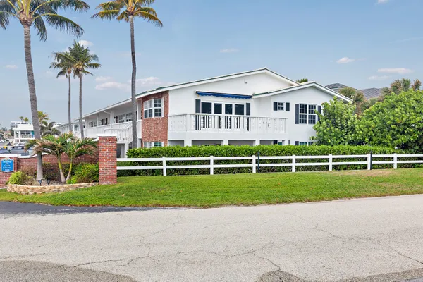$1,050,000 | 5505 North Ocean Boulevard, Unit 15204, Ocean Ridge, FL 33435