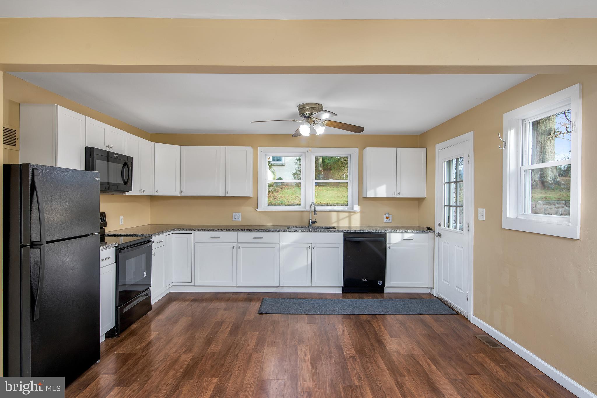 1662 Laurelwood Road Pottstown, PA 19465 - Photo 4 of 25 Gallery Image 4