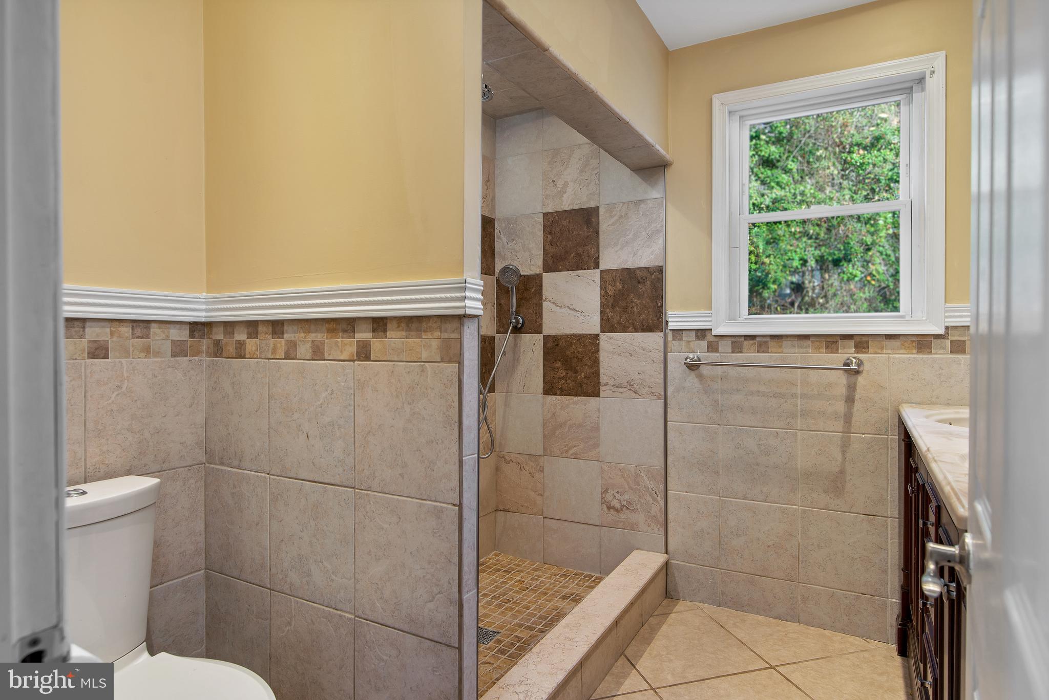 1662 Laurelwood Road Pottstown, PA 19465 - Photo 9 of 25 Gallery Image 9