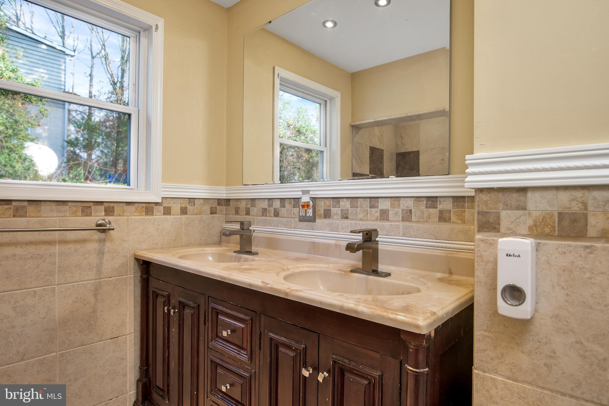 1662 Laurelwood Road Pottstown, PA 19465 - Photo 10 of 25 Gallery Image 10