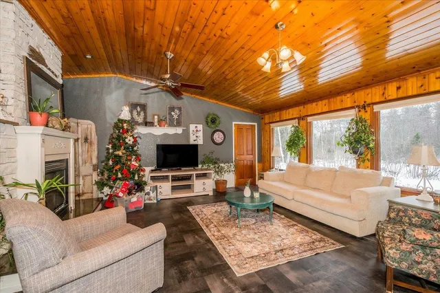 $325,000 | 6813 South 18 St Road, Lake Nebagamon, WI 54849