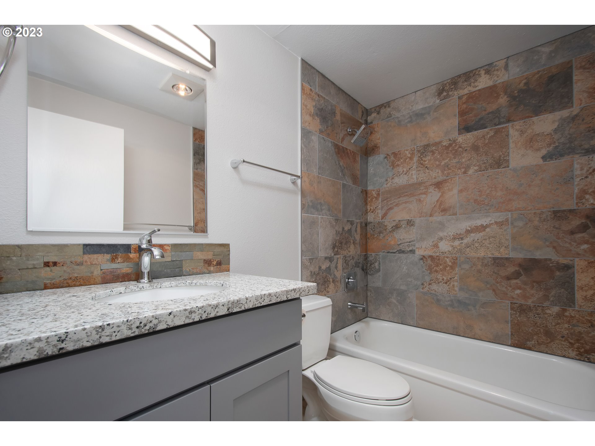 12628 Northwest Barnes Road, Unit 10 Portland, OR 97229 - Photo 15 of 25 Gallery Image 15
