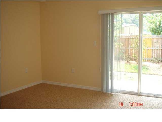 940 Barrow Street, Unit 1 Fort Walton Beach, FL 32547 - Photo 7 of 8 a room with a window