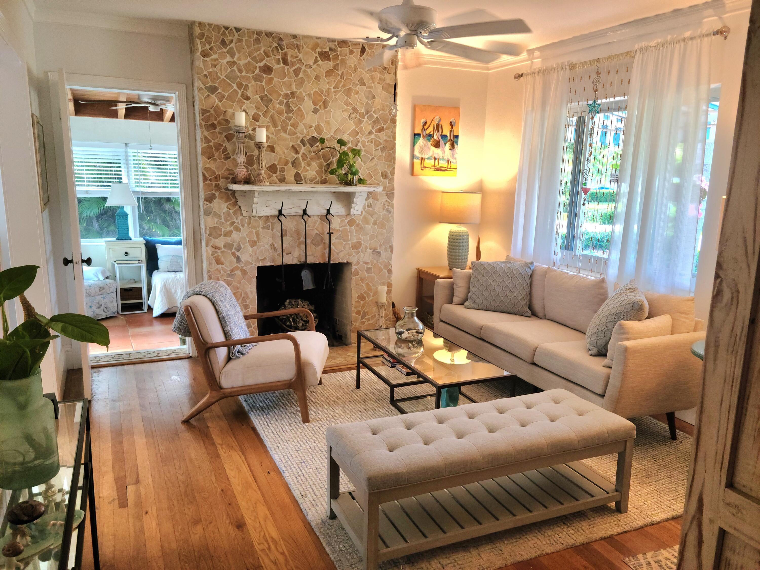 902 East Boca Raton Road Boca Raton, FL 33432 - Photo 4 of 17 LivingRoom1