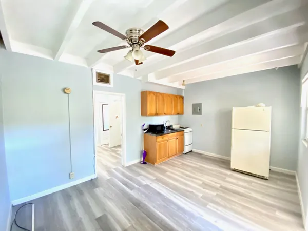 $1,395 | 527 48th Street, Unit 2, West Palm Beach, FL 33407