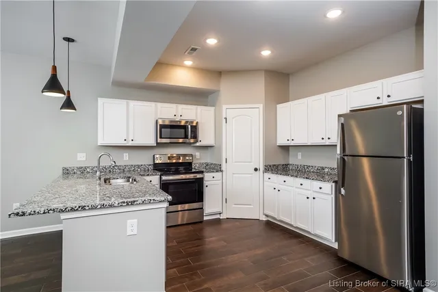 $1,750 | 2068 South Sarah Drive, Jeffersonville, IN 47130