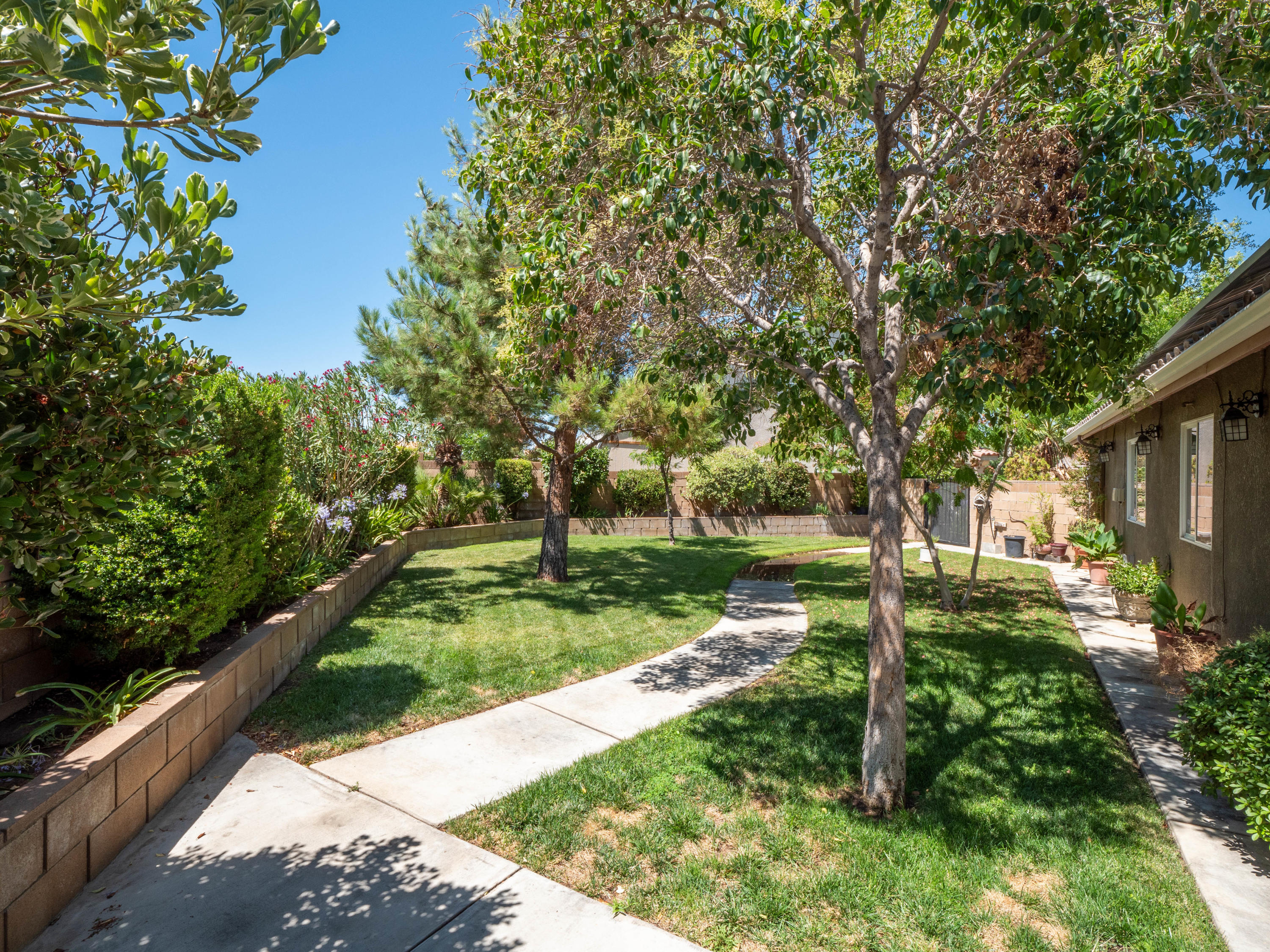 43637 Dana Drive Lancaster, CA 93535 - Photo 18 of 20 19