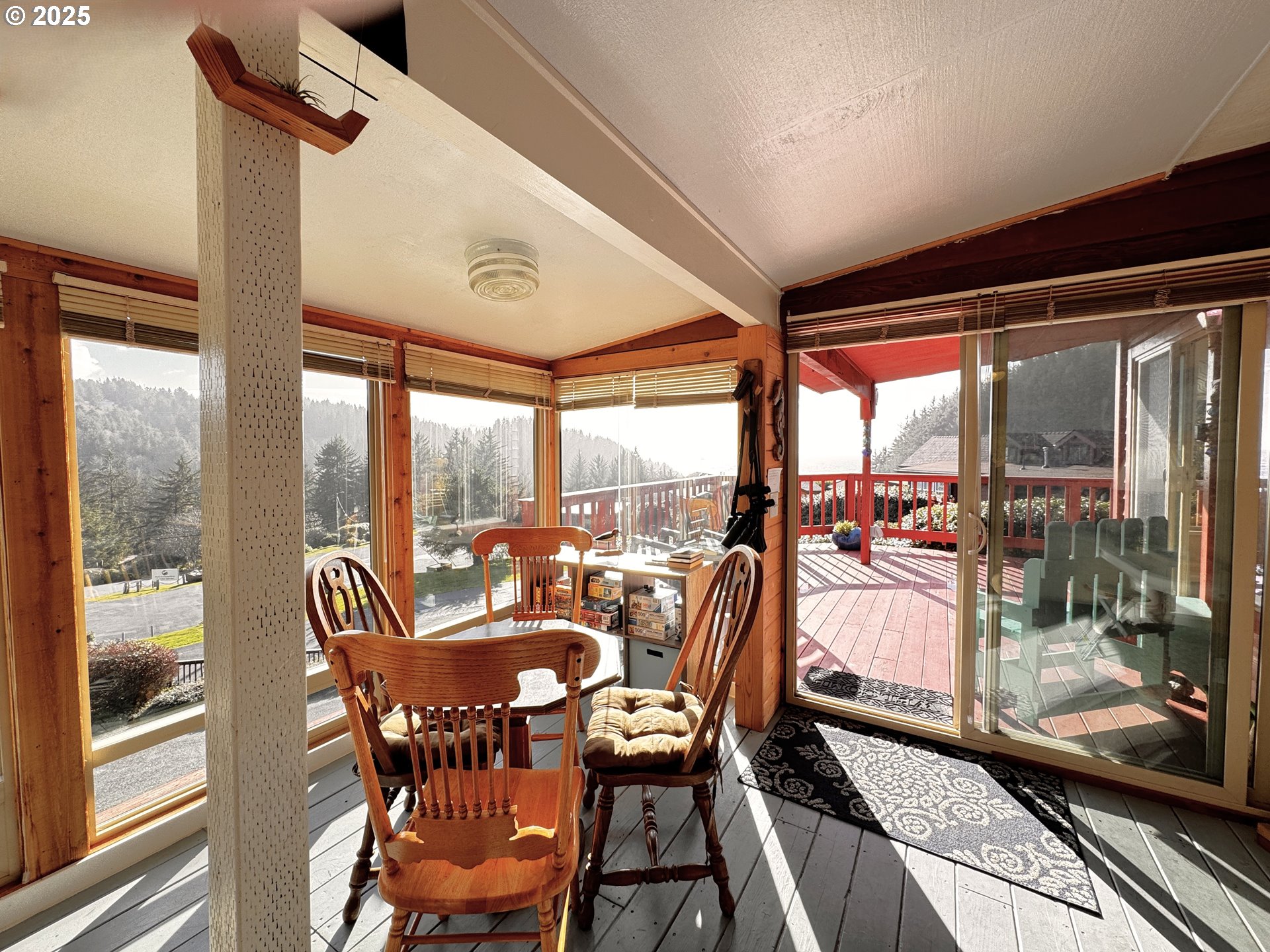 19921 Whaleshead Road, Unit T 1 Brookings, OR 97415 - Photo 11 of 45 Family Room