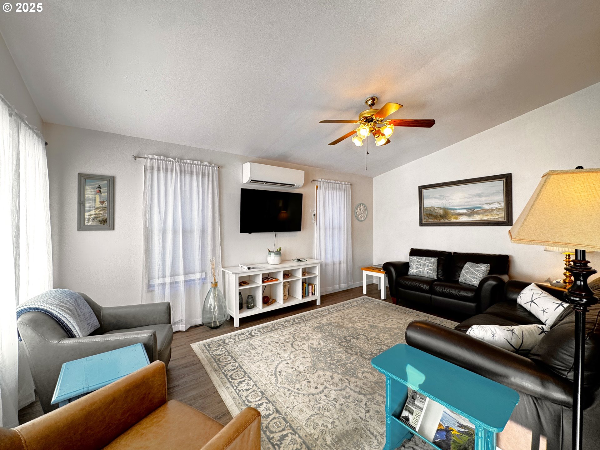 19921 Whaleshead Road, Unit T 1 Brookings, OR 97415 - Photo 24 of 45 Living Room