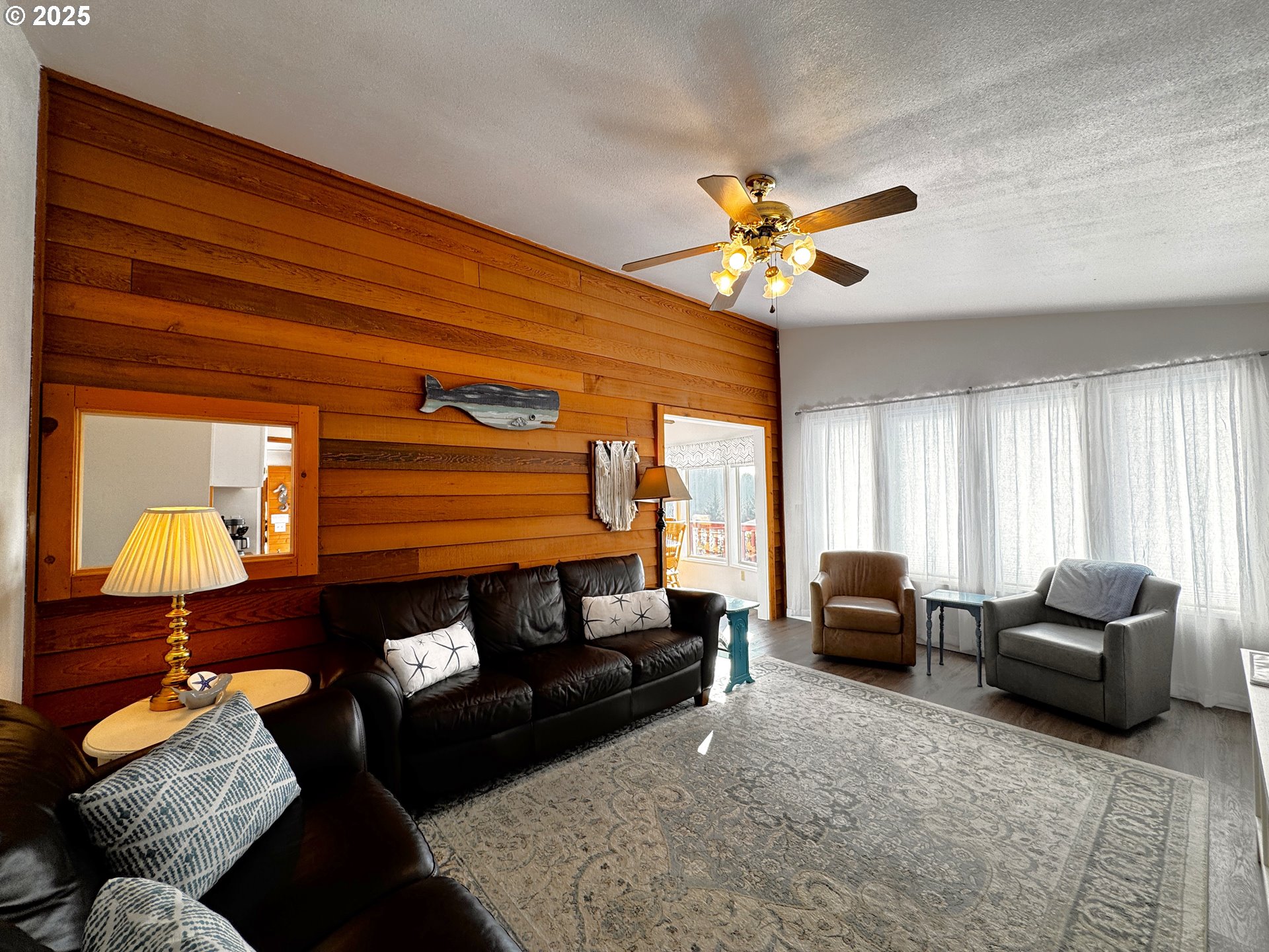19921 Whaleshead Road, Unit T 1 Brookings, OR 97415 - Photo 25 of 45 Living Room