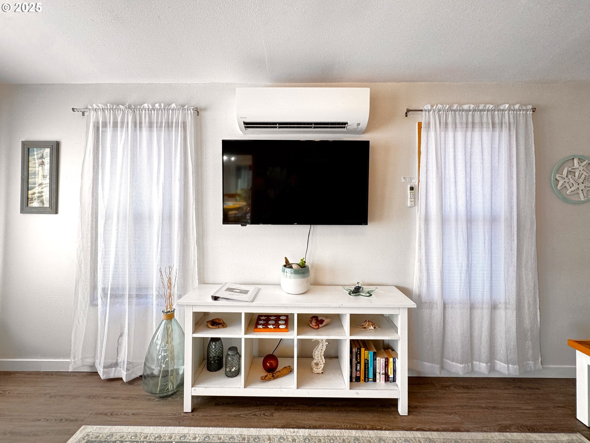 19921 Whaleshead Road, Unit T 1 Brookings, OR 97415 - Photo 27 of 45 Living Room