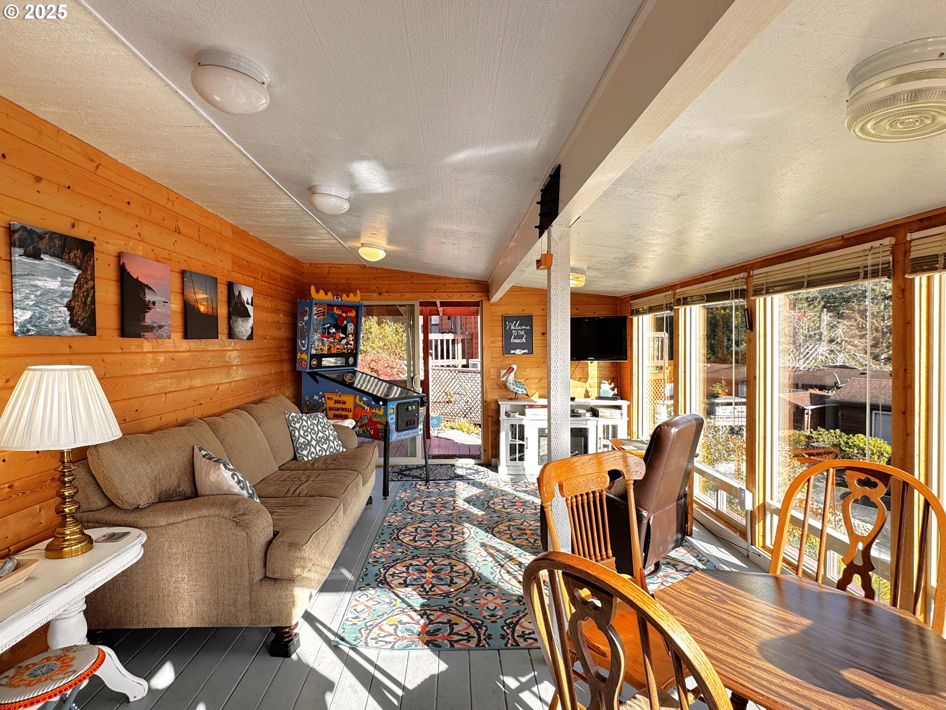 19921 Whaleshead Road, Unit T 1 Brookings, OR 97415 - Photo 10 of 45 Family Room