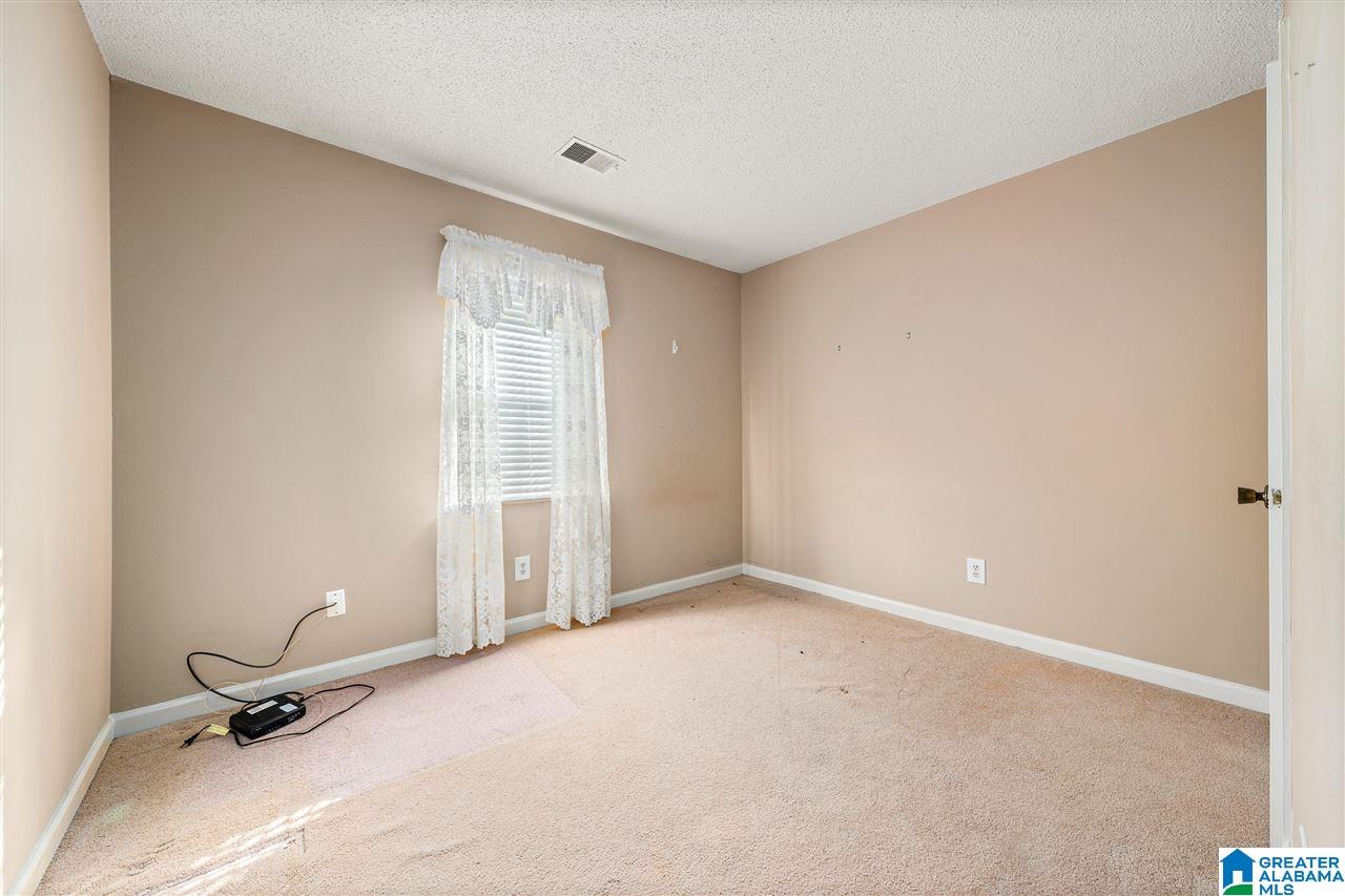 1824 Oakleaf Lane Birmingham, AL 35215 - Photo 14 of 20