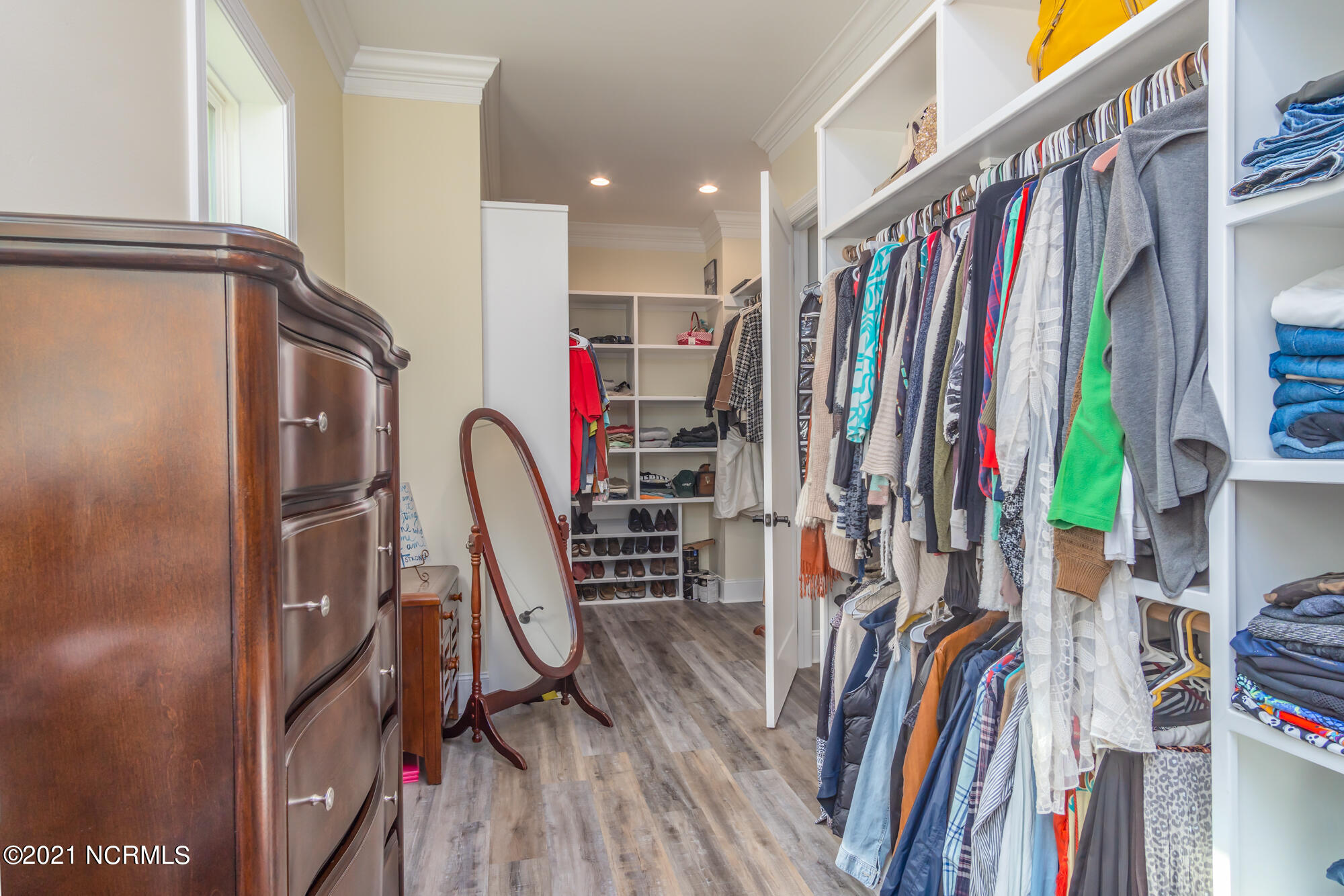 530 Rams Horn Road Newport, NC 28570 - Photo 54 of 89 Master Walk-in Closet