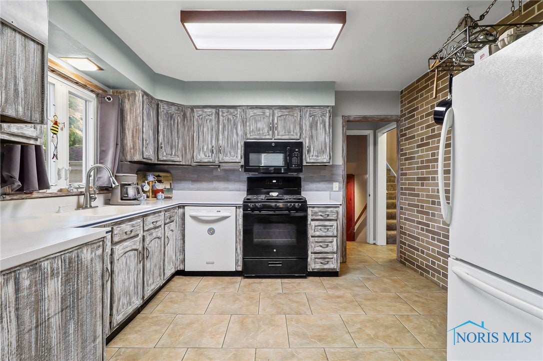 5951 Everwood Road Toledo, OH 43613 - Photo 12 of 33 Gallery Image 12
