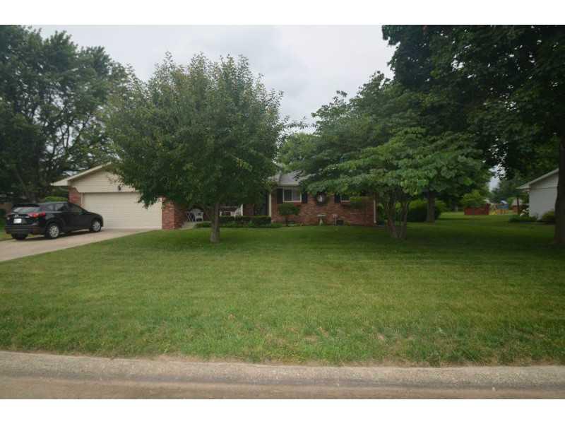 540 Braugham Road Indianapolis, IN 46227 - Photo 2 of 22 Gallery Image 2