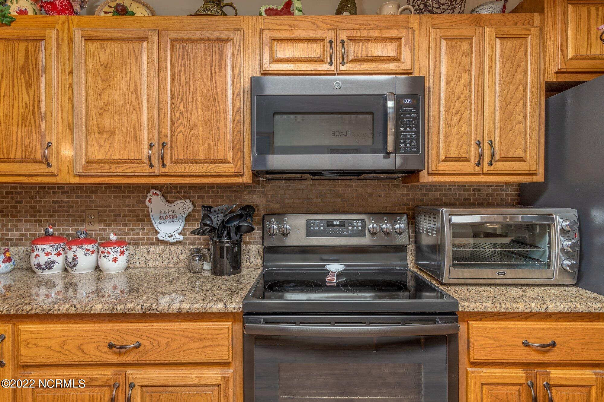 273 Sand Ridge Road New Bern, NC 28560 - Photo 11 of 29 Kitchen