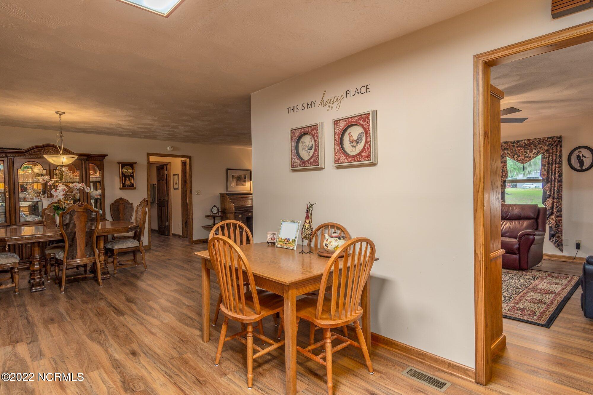 273 Sand Ridge Road New Bern, NC 28560 - Photo 13 of 29 Breakfast Nook