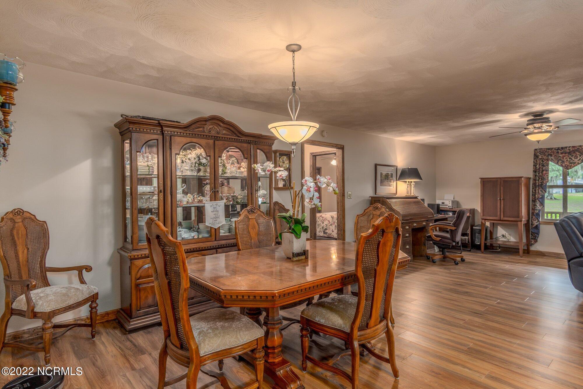 273 Sand Ridge Road New Bern, NC 28560 - Photo 15 of 29 Dining Room