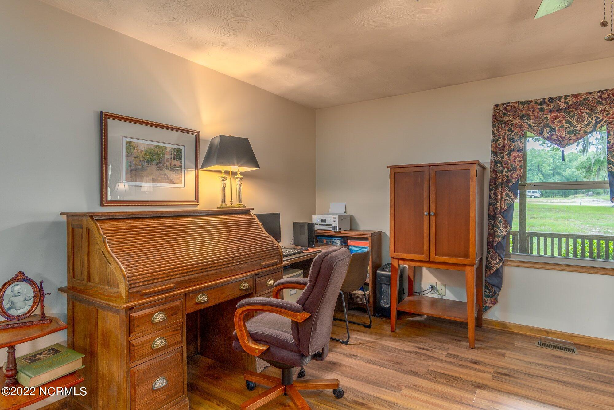 273 Sand Ridge Road New Bern, NC 28560 - Photo 8 of 29 Office Area