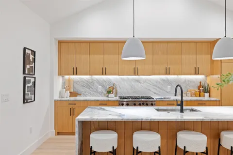 $1,100,000 | 2611 Oak Crest Avenue, Unit B, Austin, TX 78704