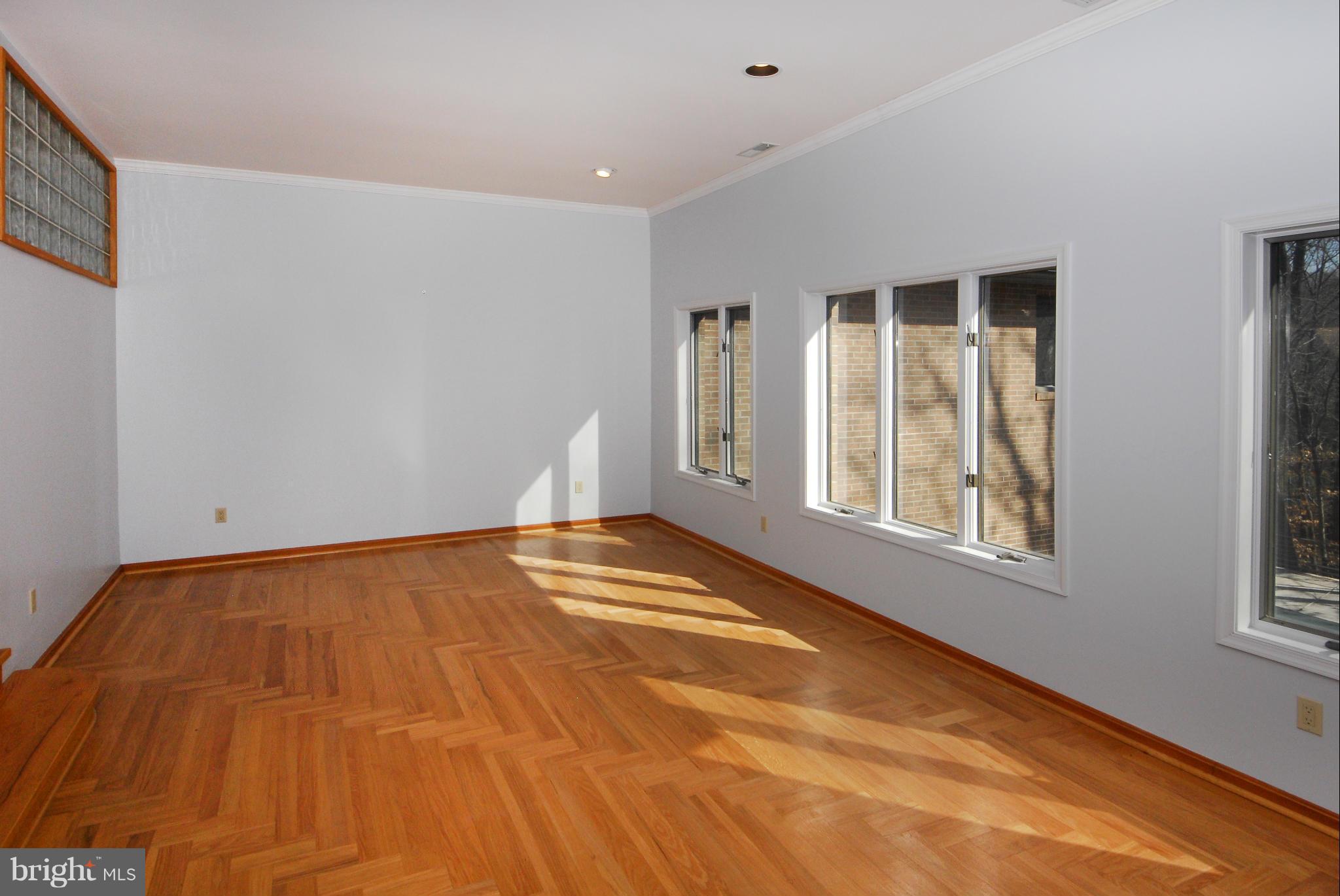 1629 Wyatts Ridge Road Crownsville, MD 21032 - Photo 2 of 28 Living Room has wood floors