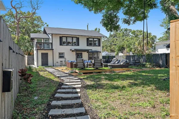 $3,025 | 2810 2nd Avenue South, Unit B, St. Petersburg, FL 33712