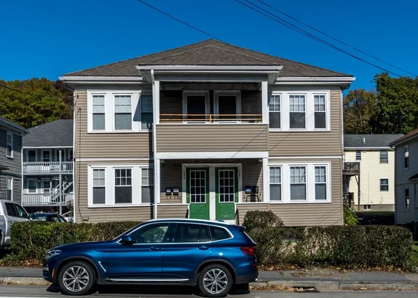 $2,700 | 1093 Main Street, Unit 2, Waltham, MA 02451