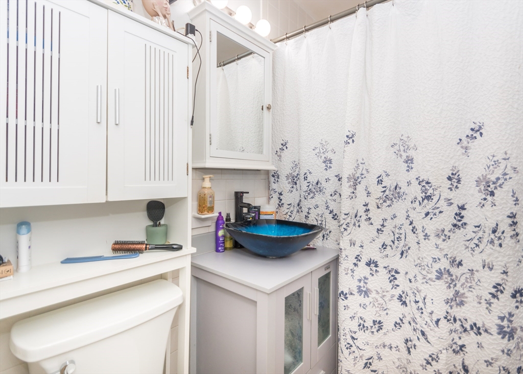 1093 Main Street, Unit 2 Waltham, MA 02451 - Photo 4 of 19