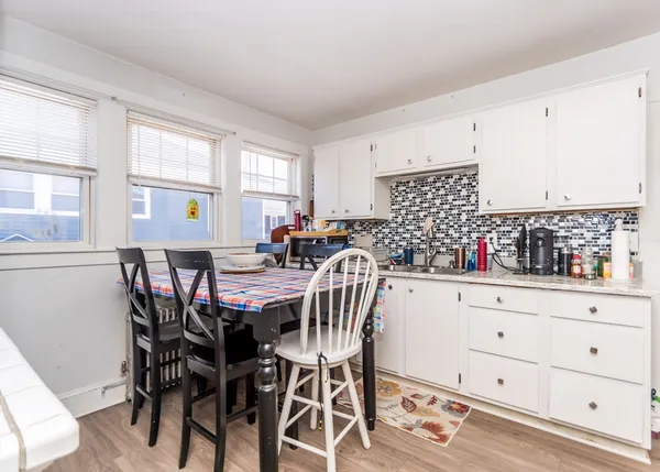 $2,700 | 1093 Main Street, Unit 2, Waltham, MA 02451