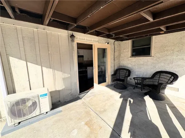 $1,800 | 1322 West 11th Street, Upland, CA 91786