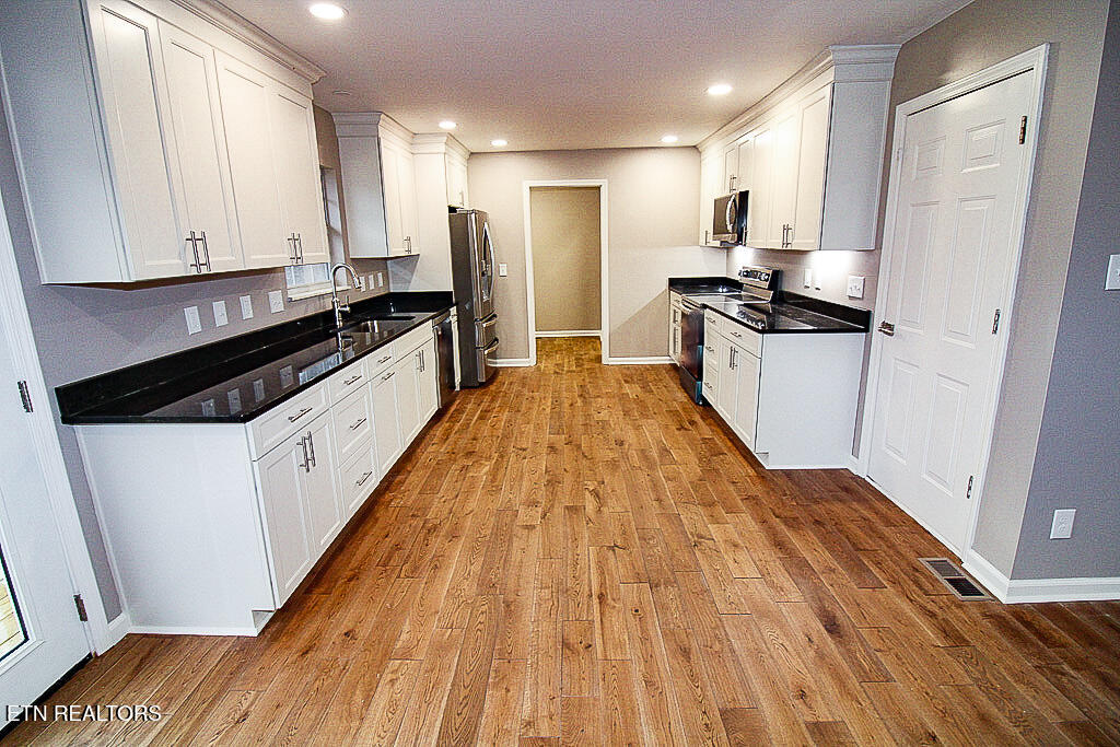 1203 Clendenen Road Maryville, TN 37801 - Photo 9 of 45 J