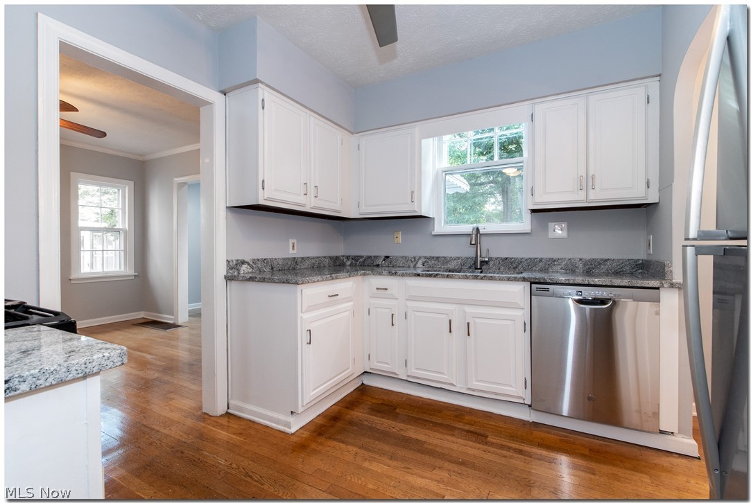 1211 Haselton Road Cleveland Heights, OH 44121 - Photo 14 of 31