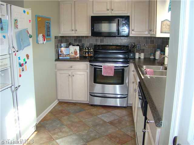 2469 Shadow Valley Road High Point, NC 27265 - Photo 9 of 11 Kitchen.