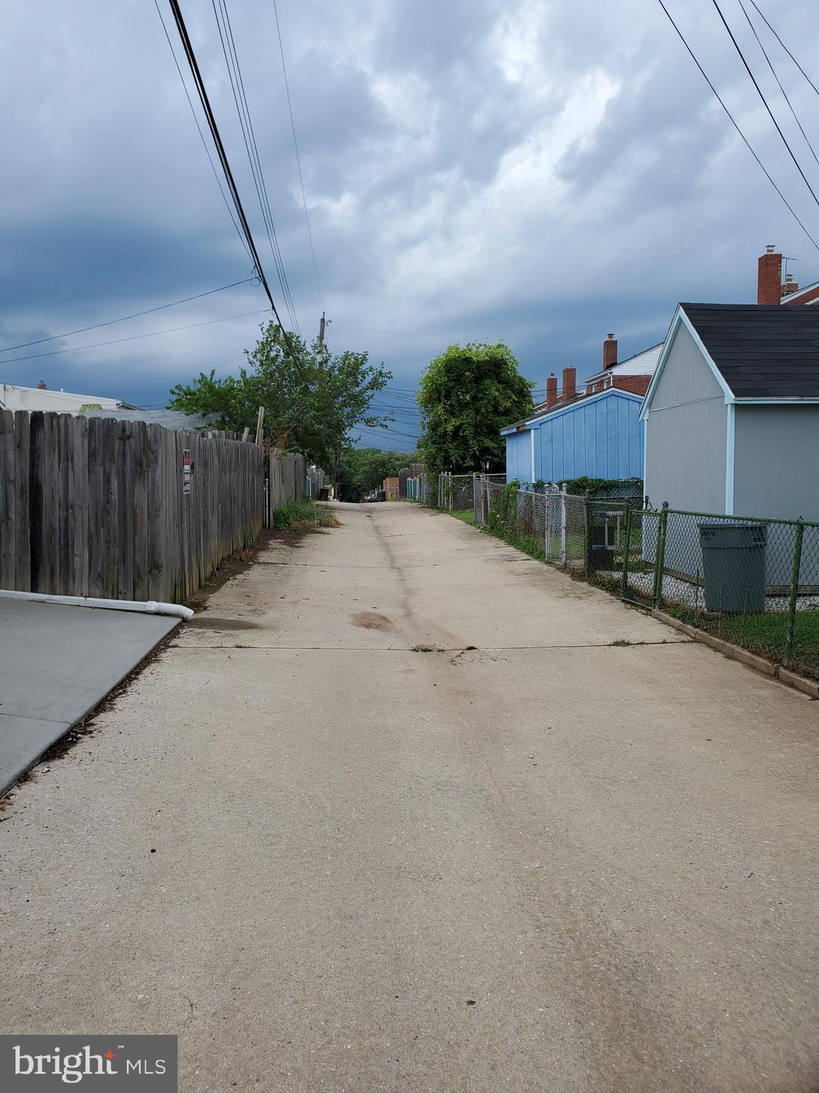 102 Wiltshire Road Baltimore, MD 21221 - Photo 15 of 15 Alley