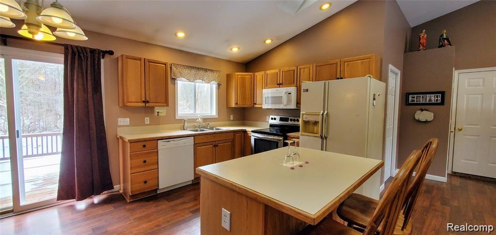 5873 Murphy Lake Road Millington, MI 48746 - Photo 6 of 30 20220228_111110.jpg