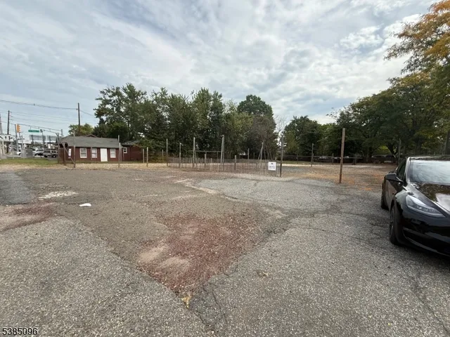 $1,900,000 | 1052 St Georges Avenue, Woodbridge, NJ 07001