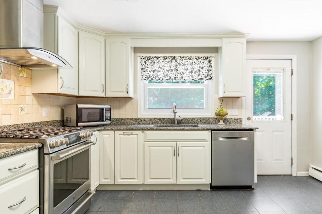 5 Tufts Road Lexington, MA 02421 - Photo 10 of 32 Gallery Image 10