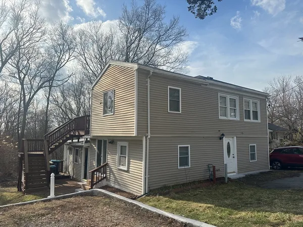 $4,200 | 56 Howe Avenue, Unit 1, Shrewsbury, MA 01545
